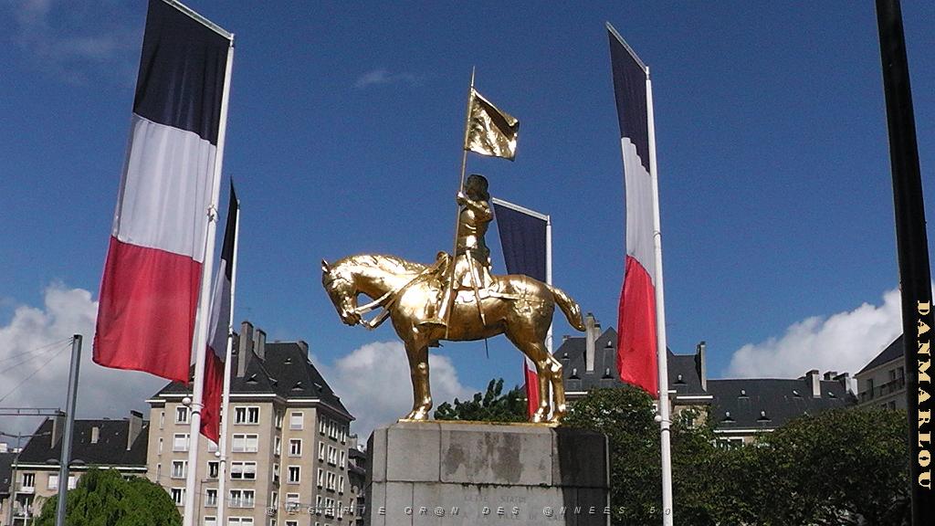 CAEN STATUE DE JEANNE D ARC 1964 2014 (2)PAR ANTOINE SARBONI.JPG